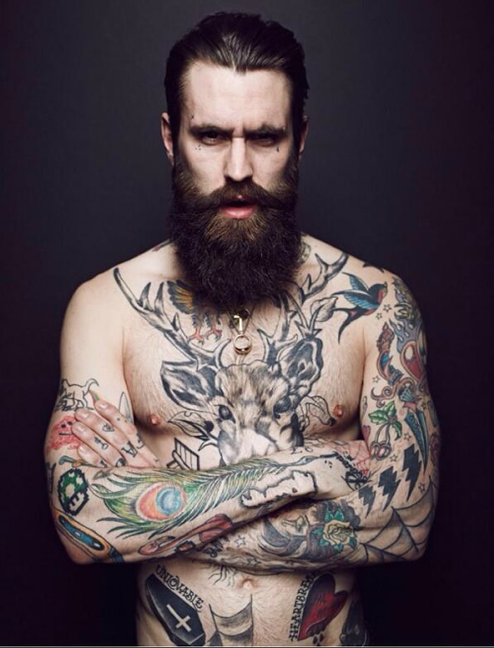 Ricki Hall Kimdir?