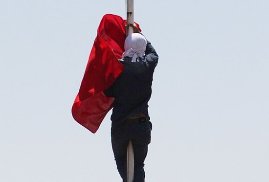 Türk Bayrağını İndirmeye 13 Yıl 9 Ay Hapis Cezası