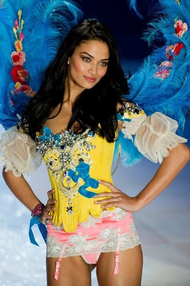 20. Shanina Shaik