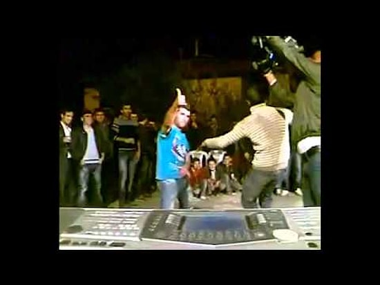 Düğünde Kafası Aşırı Güzel Şekilde Danseden İkili