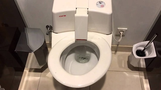 Tuvalet Temizliğinde Devrim! Kendi Kendini Temizleyen Klozet