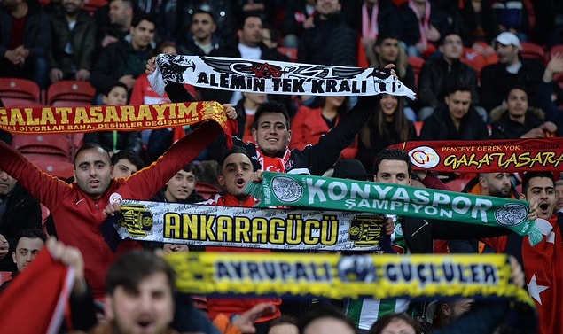 Amsterdam'da Türkiye tribünleri