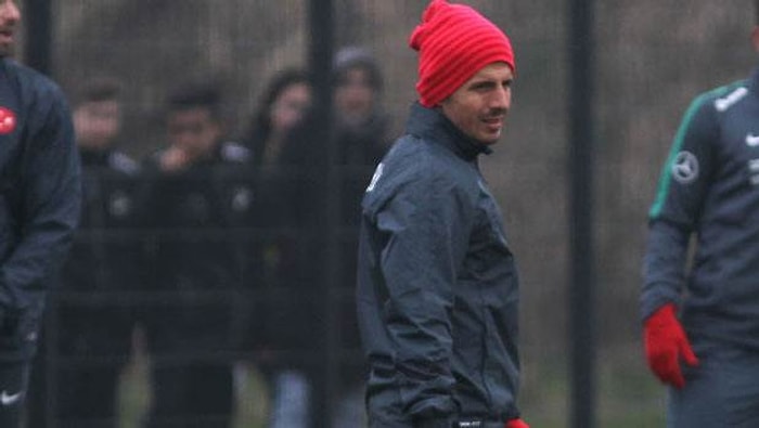 Emre Belözoğlu'na Amsterdam Arena'da Tepki