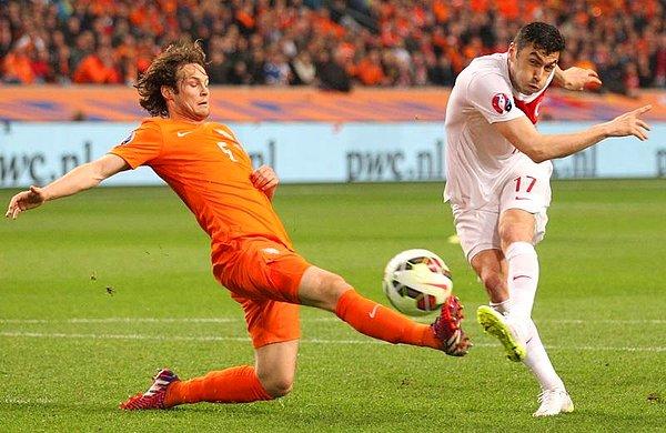 30' | Hollanda 0 - 0 Türkiye