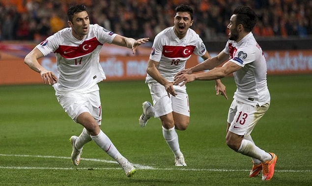 BİLGİ | Burak Yılmaz, Milli formayla attığı 16 golün sekizini deplasmanlarda attı.