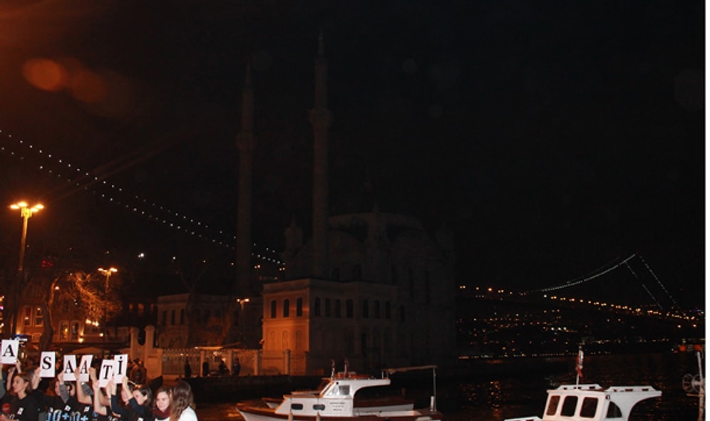 Boğaziçi Köprüsü'nün Işıkları İklim Değişikliğine Dikkat Çekti