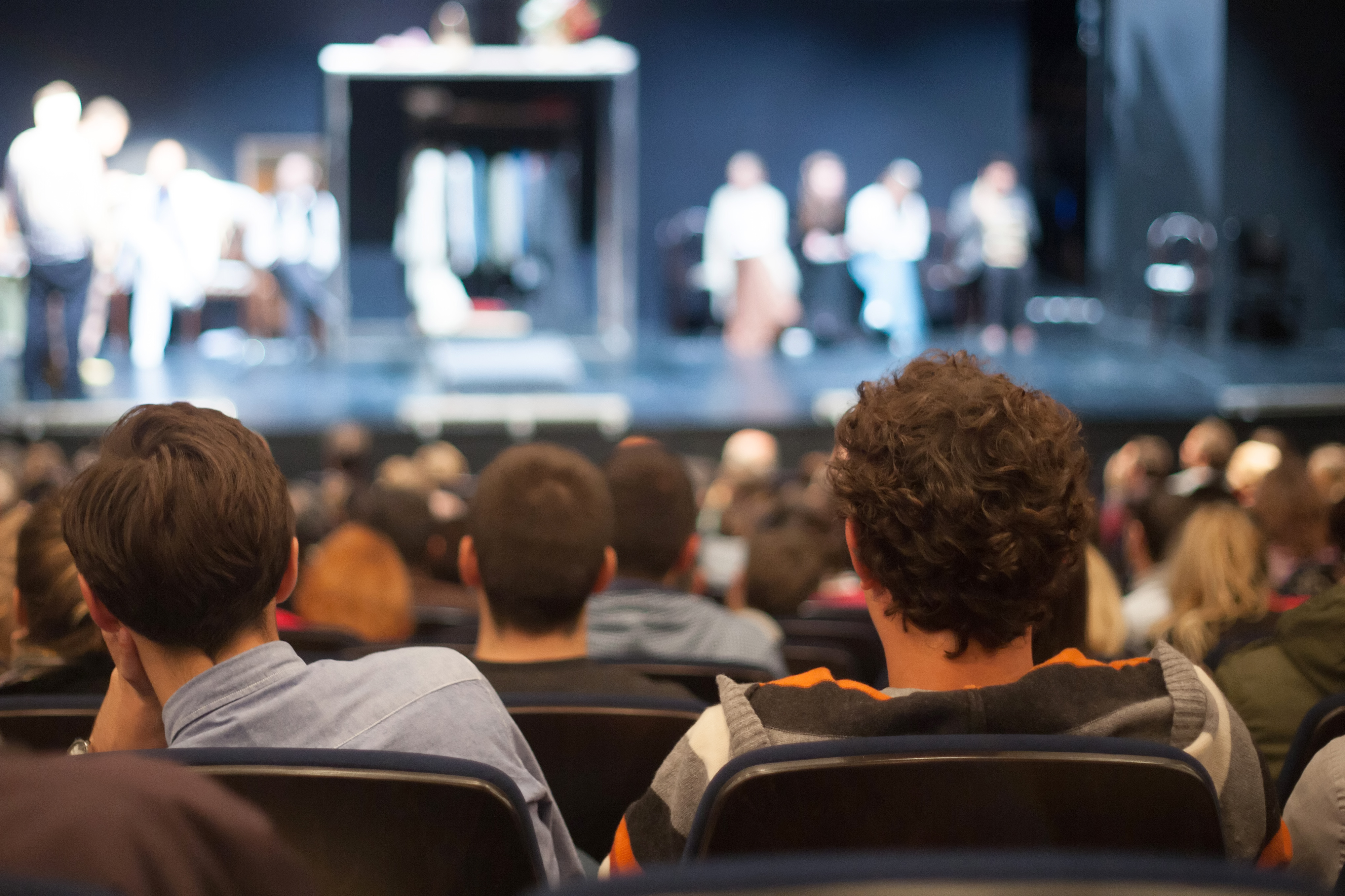 Audience. Зрители в театре. Публика в театре. Театр молодежи. Люди в театре.