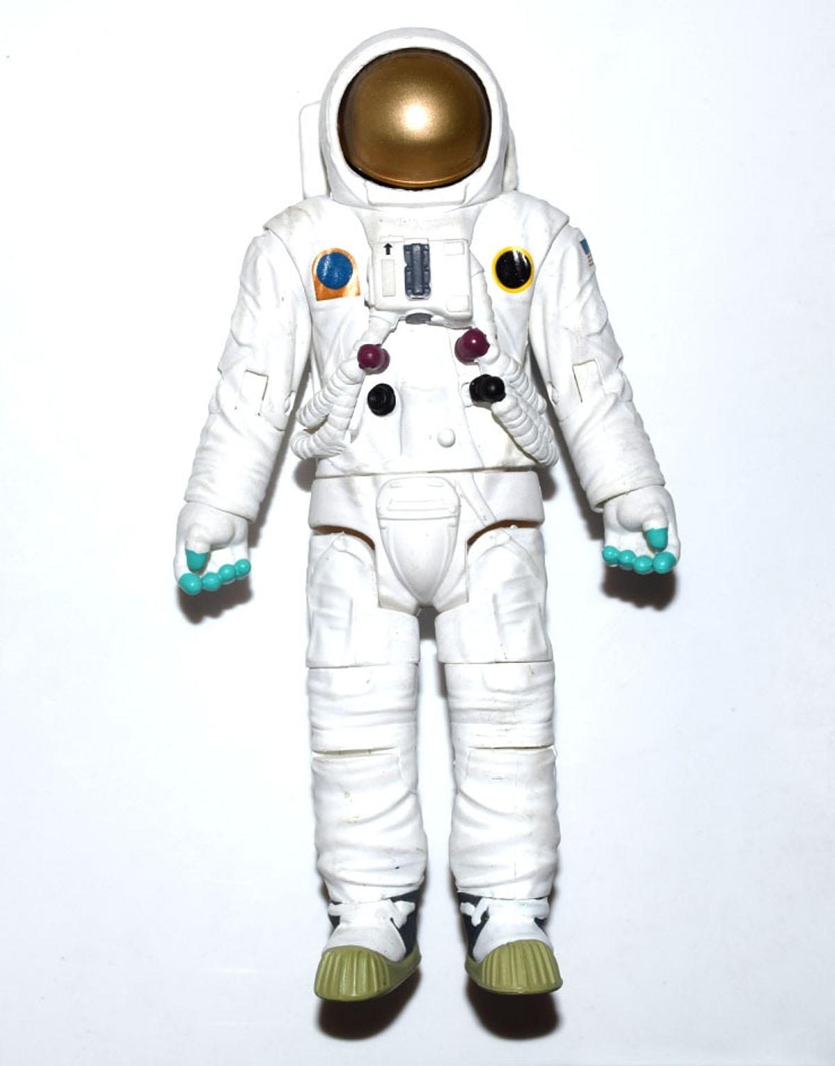 Скафандр космонавта для детей. Одежда Космонавта для детей. Скафандр одежда. Костюм российского Космонавта детский. Комбинезон Космонавта.