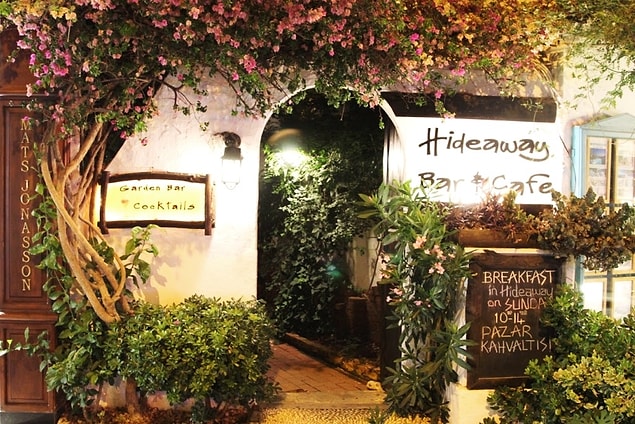 4. Hideaway Bar Cafe
