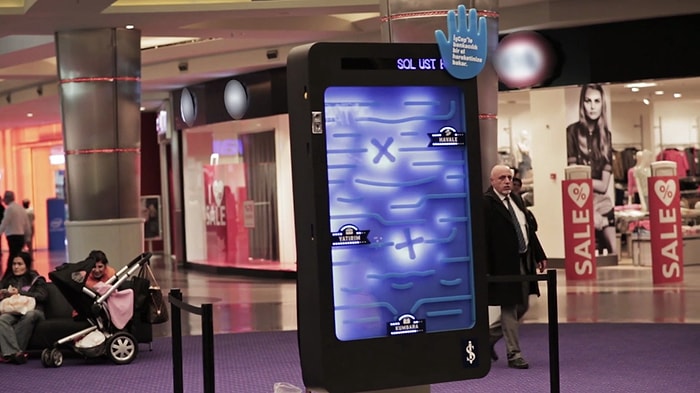 El Hareketlerini Takip Edebilen Dev Cep Telefonu