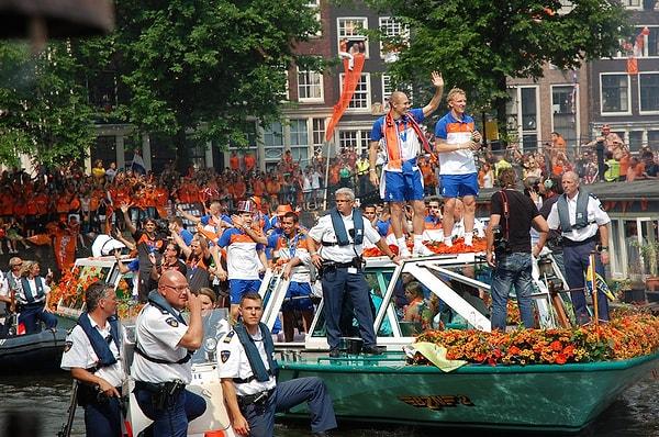 26. Hollandalılar futbolla ilgilenmiyor bile.