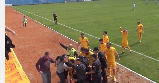 Sevinçten Tribünden Düşen Taraftara Futbolcudan Müdahale