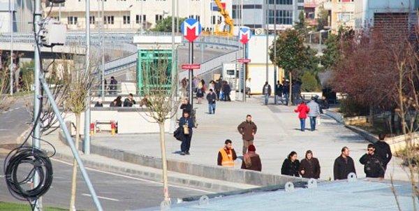 2. Ayrılıkçeşme: Marmaray'a binme / Kartal'a gidecekler için koltuk çakallığı yapma durağı
