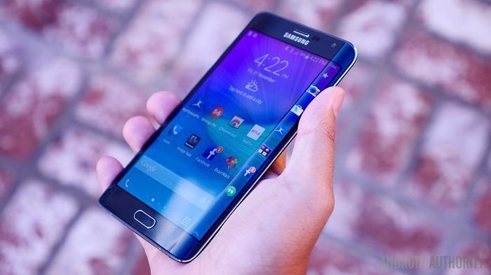 Samsung S6 Edge'in Hunharca Yere Fırlatılarak Düşme Testi Uygulanması