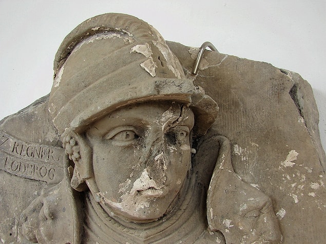 Bonus 2 - Ragnar Lobdbrok'un Danimarka'daki Frederiksborg Kalesi'nde yer alan büstü.