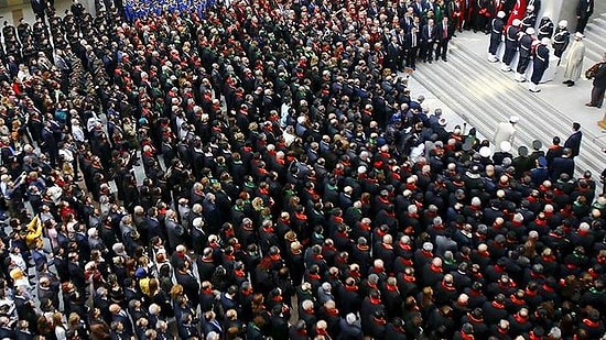 Lise Öğretmeni 'Savcı Kiraz' Paylaşımları Nedeniyle Açığa Alındı