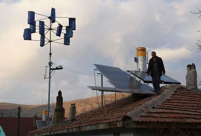 Kendi Elektriğini Üreten Veysel Narin, Dev Kesintiden Etkilenmedi