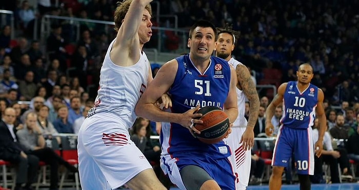 Anadolu Efes Yolu Yarıladı