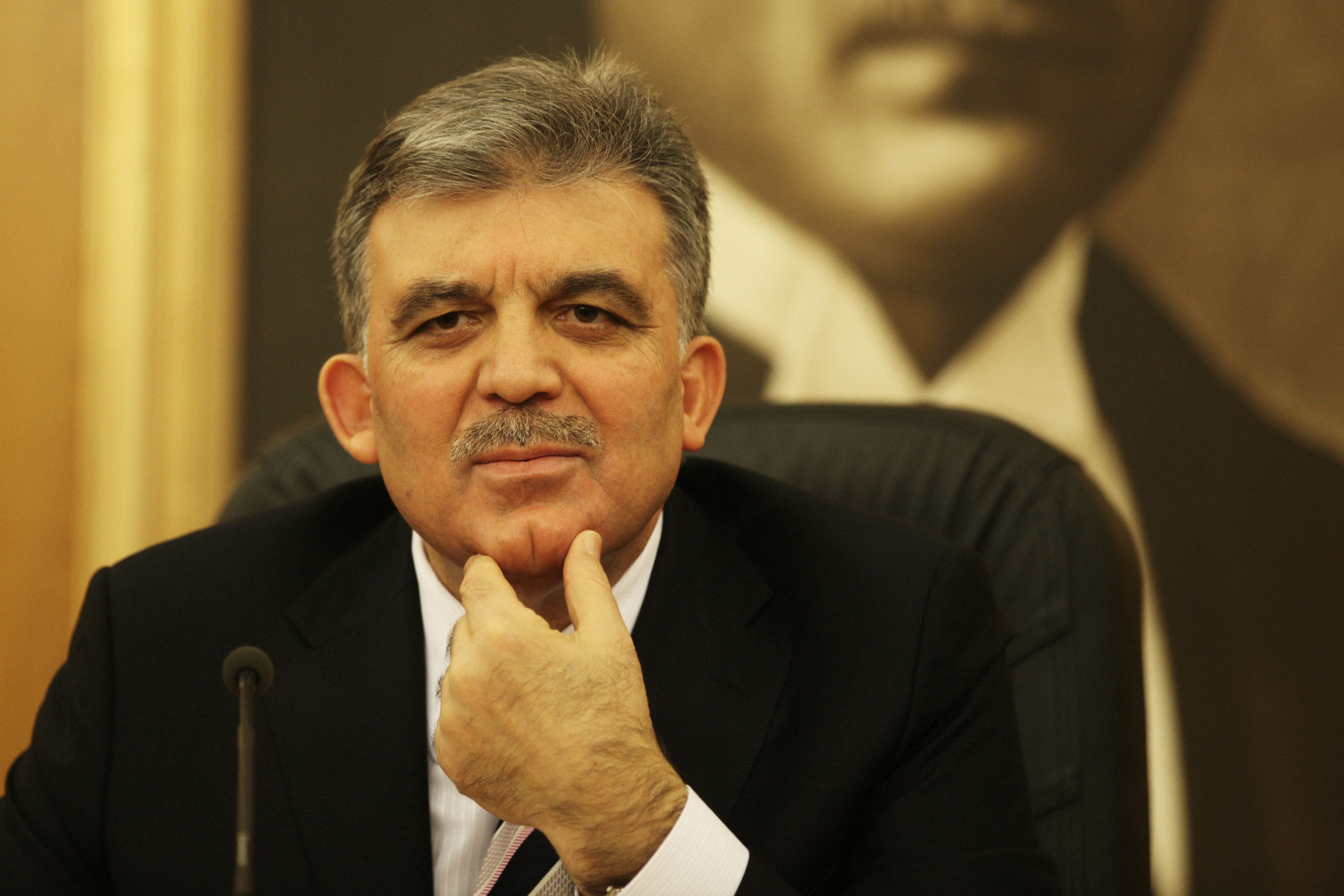 Abdullah Gül'ün Twitter Hesabı Hacklendi 'İnsan Gerçekten Hayret