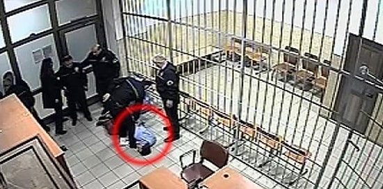 Antalya'da Karakoldaki Şiddet Kamerada