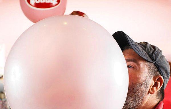 10. Dünyada şimdiye kadar şişirilen en büyük sakız balonu 50,8 cm çapındadır.