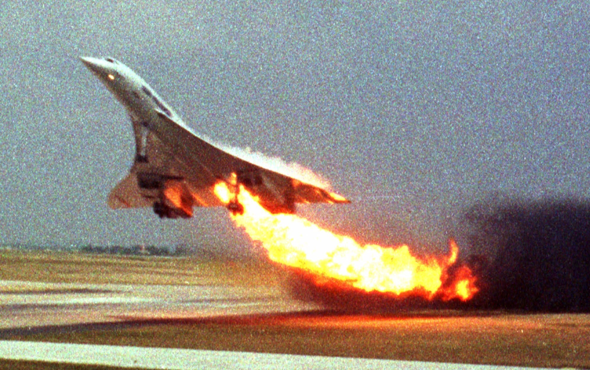 2 июля 2000. Конкорд сверхзвуковой самолёт крушение. Конкорд Air France 4590. Concorde 4590 Air France. Конкорд самолет катастрофа 2000.