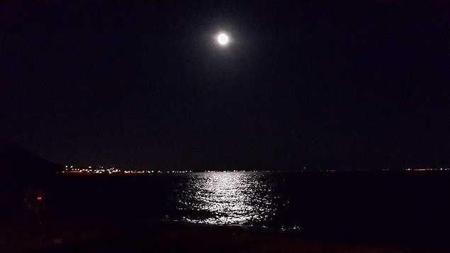 12. Sahil Gece Ayrı Güzel