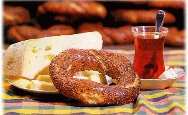 8. Simit – Çay – Parmesan peyniri... Böyle bir üçlü duydunuz mu?