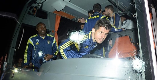 Fenerbahçe Otobüsüne Yapılan Saldırıyla İlgili Gözaltına Alınan Kişi Serbest Bırakıldı