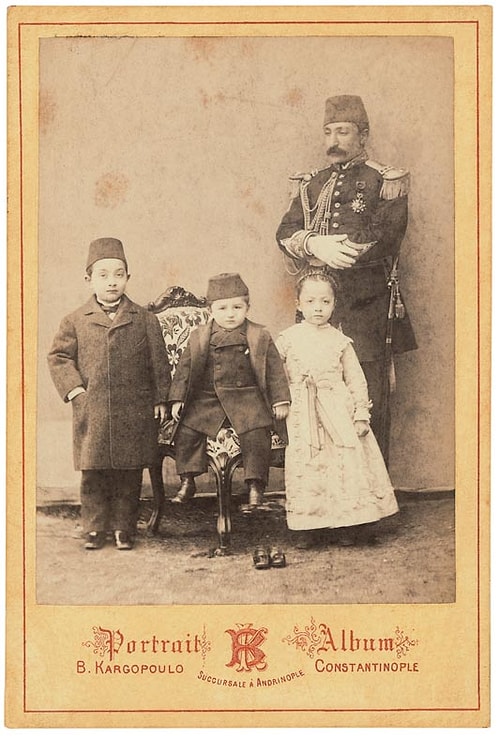 Şehzadenin annesi asla tahta çıkamaz, Kraliçe Elizabeth hepimizin malumu.