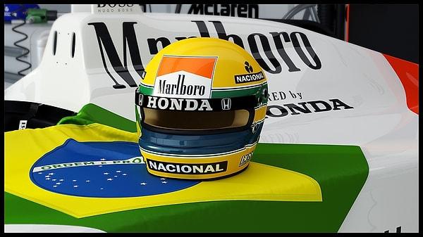 Son pilot Senna.