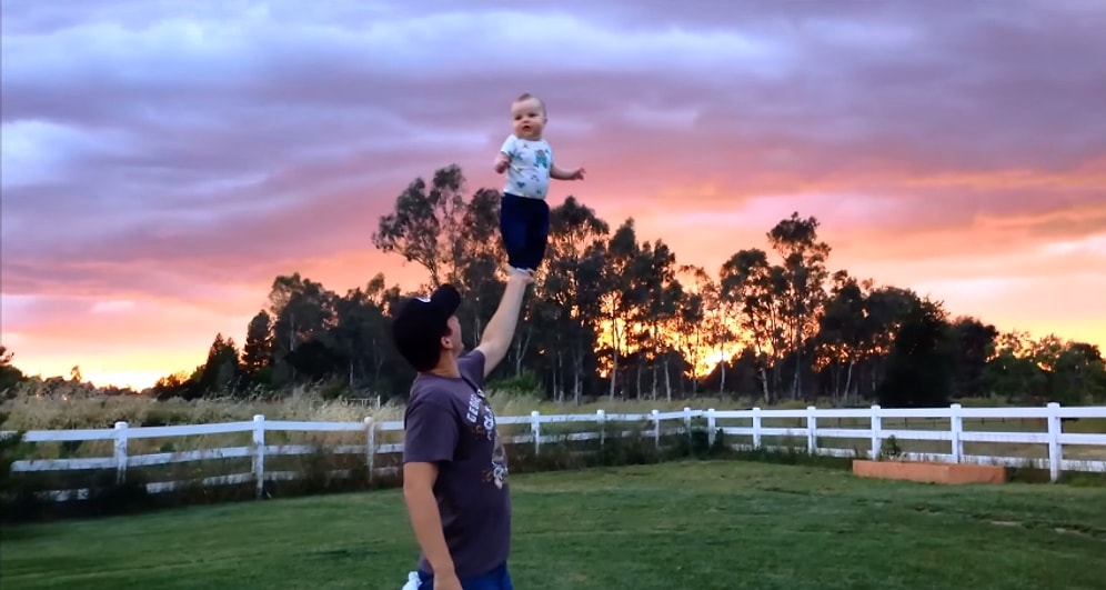 6 Aylık Bebeğin İnanılmaz Denge Hareketi ve Sevimli Görüntüleri