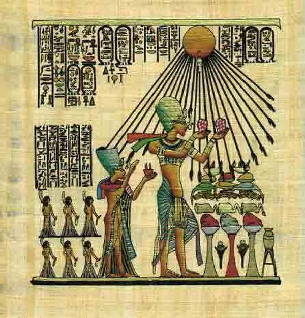3. Ebeveynleri konusunda ciddi tartışmalar halen devam etmektedir. Bazı uzmanlar Tutankhaton’un, Akhenaton’un Nefertiti dışında başka bir kadınla olan ilişkisinden doğan oğlu olduğunu ileri sürmektedir.