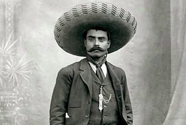 1. Tam adı; Emiliano Zapata Salazar, 8 Ağustos 1879 tarihinde Gabriel Zapata ve Cleofas Salazar'ın on çocuğundan dokuzuncusu olarak, Anenecuicil köyünde dünyaya geldi.