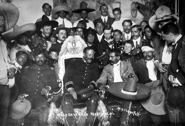 11. Zapata'nın ordusuna katılmak istemiş gibi davranan albay Jesus Guajardo ile Zapata bir buluşma yeri ayarladılar.