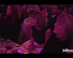 Dünyaca Ünlü Şarkıcı Taylor Swift'in Annesi Kanser!