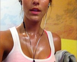 10- SPOR SONRASI TERLİ KADIN