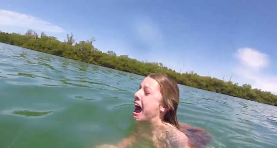 Suda Deniz Ayısıyla Karşılaşan Kızın Korku Dolu Anları ve Garip Çığlığı