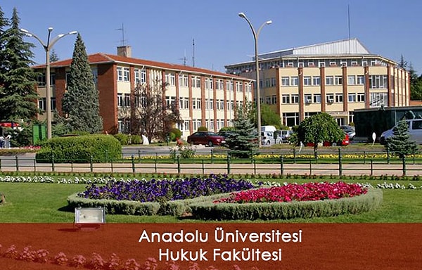 En iyi kampüsü olan devlet üniversitesi Hukuk Fakültesi