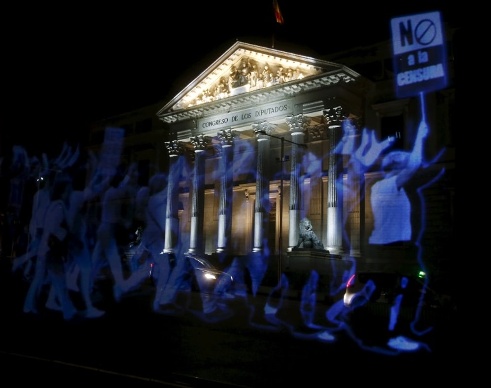 İspanyollardan ‘İç Güvenlik Yasası’na Hologramlı Yanıt