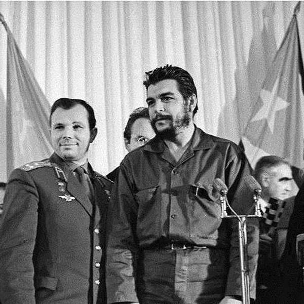 14. Che Guavera ve Yuri Gagarin, 1964