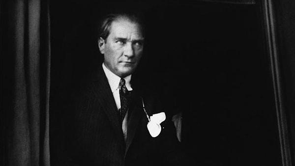 Türkiye Cumhuriyeti Kurucusu ve 1.Cumhurbaşkanı Merhum Mustafa Kemal Atatürk - Fenerbahçe