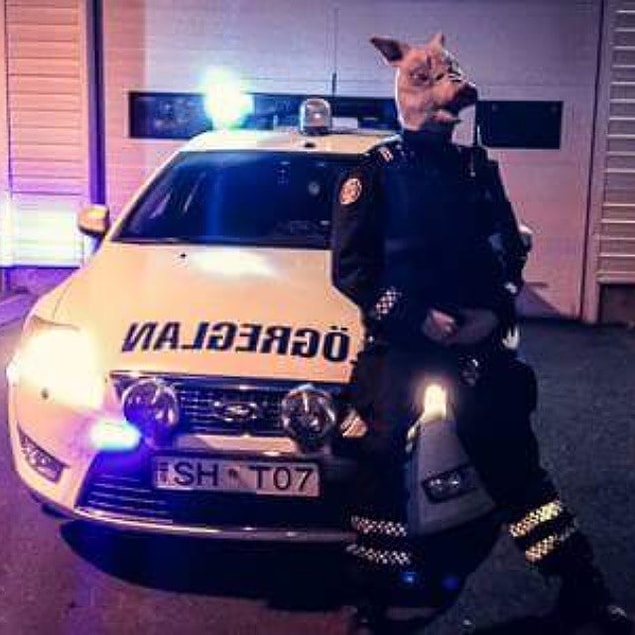 5. 'Cadılar Bayramı' da ayrı bir olay, Reykjavik Polis Departmanı için...