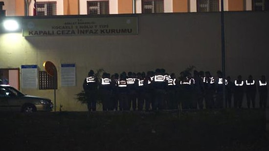 Kocaeli Cezaevi'nde Mahkumlar Eşyaları Ateşe Verdi