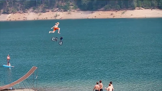 Bisiklet Üzerinde Harikalar Yaratan İnsanlar