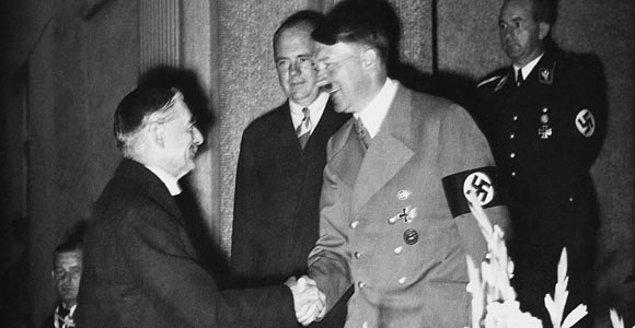 2. Adolf Hitler - İngiltere Başbakanı Neville Chamberlain, Hotel Dressen, Godesberg, 22 Eylül 1938