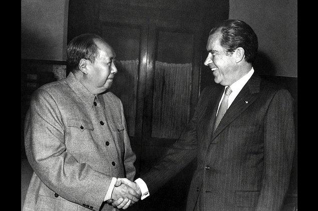 7. Çin Komünist Parti Lideri Mao Zedong - ABD Başkanı Richard Nixon, Nixon'un 1972'deki Çin ziyareti sırasında.