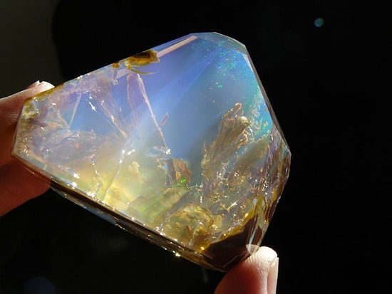 Yansıttığı Görüntülerle İnsanı Dumura Uğratan Esrarengiz Opal Taşına Ait 10 Fotoğraf