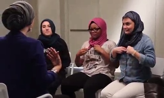 Amerikalı Müslüman Olmayan Kadınlar 1 Günlüğüne Türban Takarsa