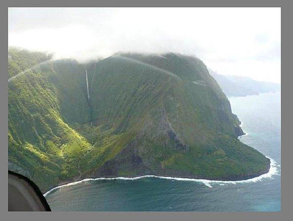 4. Olo'upena Şelalesi, Hawai (900 metre)